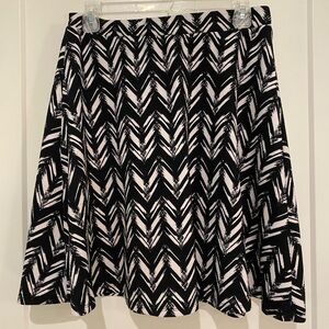 Joe B Monochrome Zig Zag Skater Skirt, size M